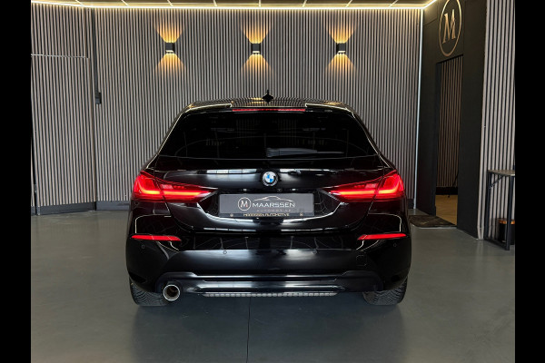 BMW 1-serie 118i Executive Edition |Digtale Dash|Automaat|Apple Carplay|Keyless|Camera