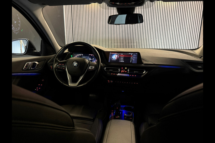 BMW 1-serie 118i Executive Edition |Digtale Dash|Automaat|Apple Carplay|Keyless|Camera
