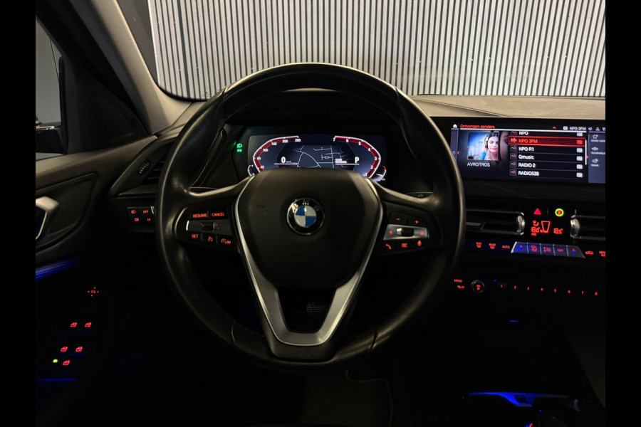 BMW 1-serie 118i Executive Edition |Digtale Dash|Automaat|Apple Carplay|Keyless|Camera