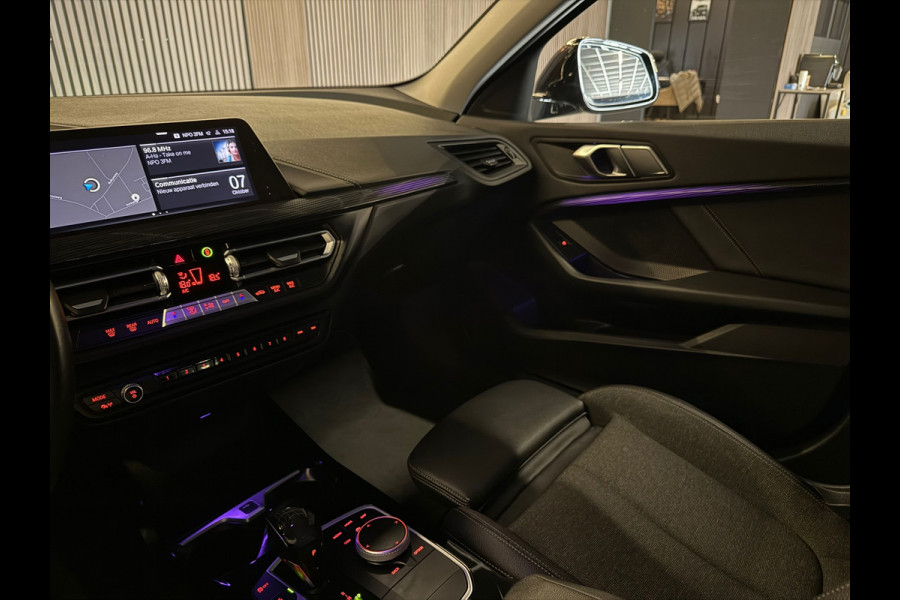 BMW 1-serie 118i Executive Edition |Digtale Dash|Automaat|Apple Carplay|Keyless|Camera