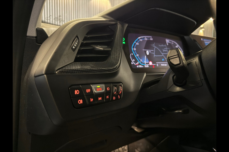 BMW 1-serie 118i Executive Edition |Digtale Dash|Automaat|Apple Carplay|Keyless|Camera