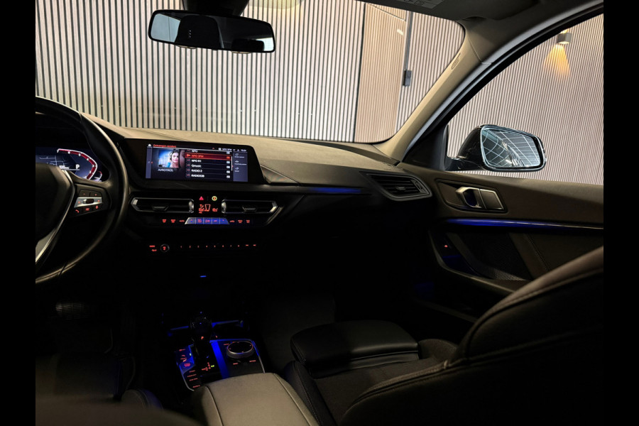 BMW 1-serie 118i Executive Edition |Digtale Dash|Automaat|Apple Carplay|Keyless|Camera