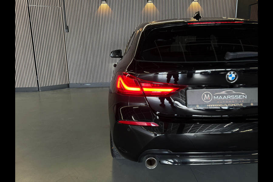 BMW 1-serie 118i Executive Edition |Digtale Dash|Automaat|Apple Carplay|Keyless|Camera