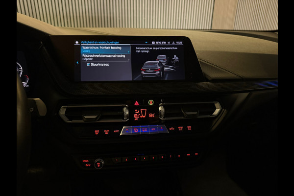 BMW 1-serie 118i Executive Edition |Digtale Dash|Automaat|Apple Carplay|Keyless|Camera