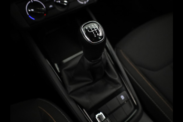 Škoda Kamiq 1.0 TSI Ambition 110 pk | Navigatie via App | Trekhaak (wegklapbaar) | Parkeersensoren achter | Cruise control | LED koplampen |