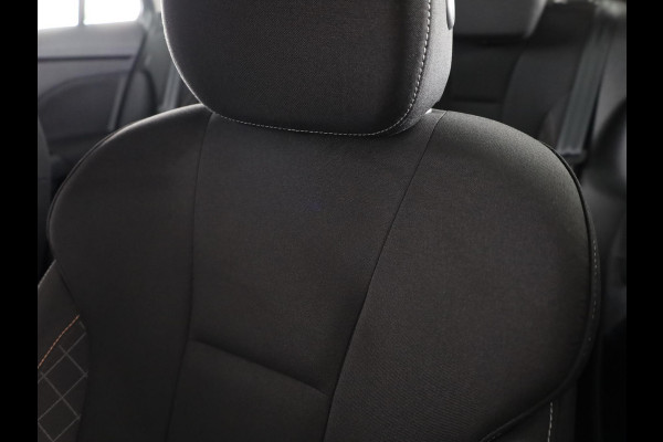 Škoda Kamiq 1.0 TSI Ambition 110 pk | Navigatie via App | Trekhaak (wegklapbaar) | Parkeersensoren achter | Cruise control | LED koplampen |