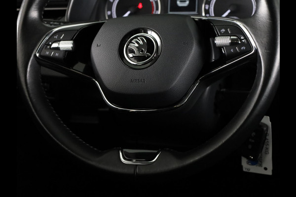 Škoda Kamiq 1.0 TSI Ambition 110 pk | Navigatie via App | Trekhaak (wegklapbaar) | Parkeersensoren achter | Cruise control | LED koplampen |