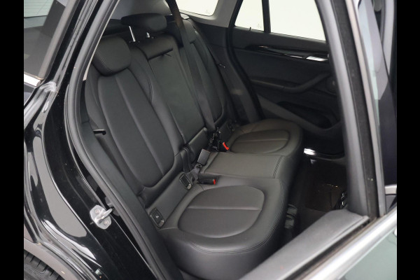 BMW X1 SDRIVE 18D AUT. + PANORAMA | HARMAN/KARDON | LEDER | STOELVERWARMING