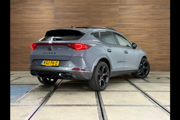 CUPRA Formentor 1.5 TSI Business Exclusive Paint | Pano | Winterpakket | Cruise adaptief | 19 Inch | Matrix Led | Virtual |