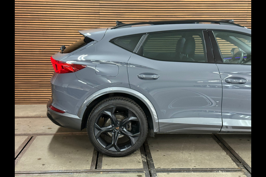 CUPRA Formentor 1.5 TSI Business Exclusive Paint | Pano | Winterpakket | Cruise adaptief | 19 Inch | Matrix Led | Virtual |