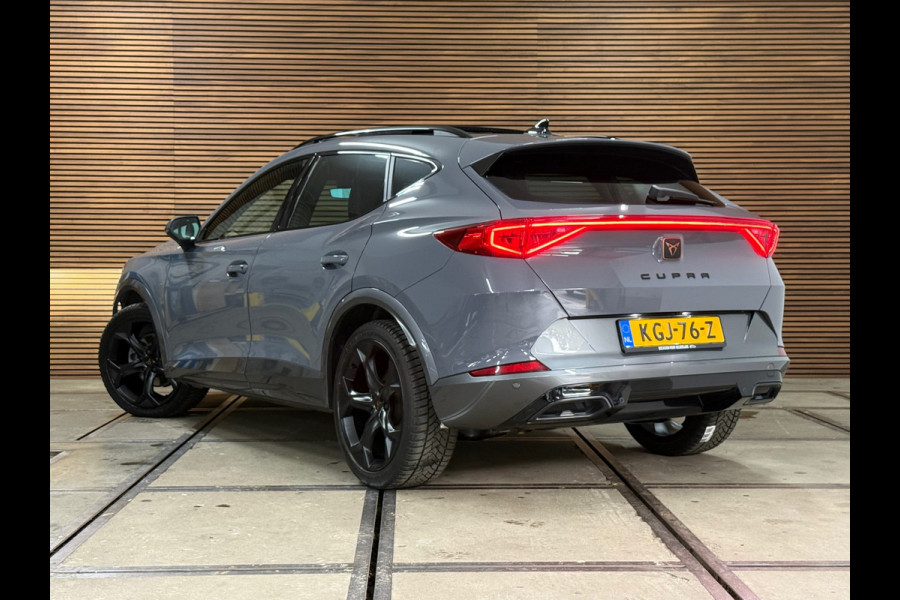CUPRA Formentor 1.5 TSI Business Exclusive Paint | Pano | Winterpakket | Cruise adaptief | 19 Inch | Matrix Led | Virtual |