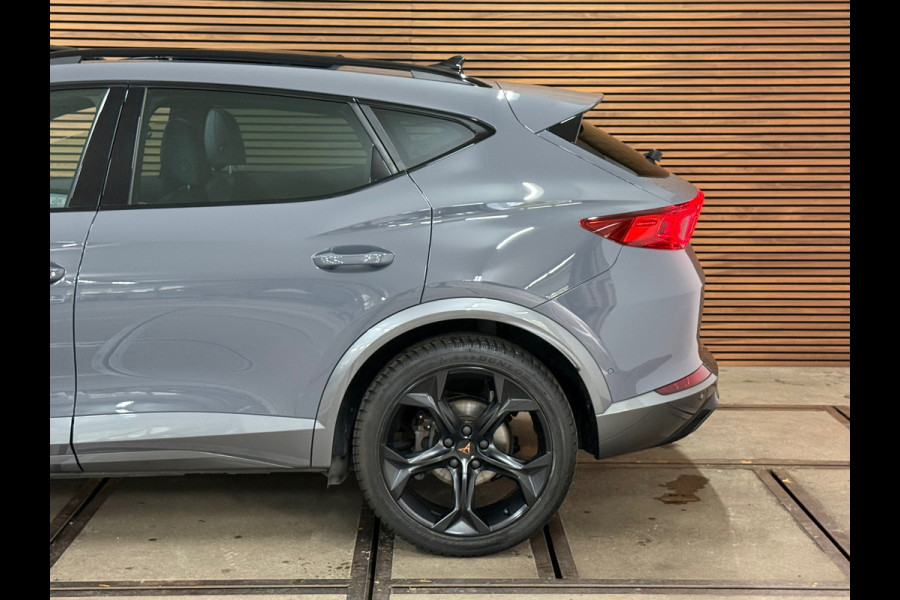 CUPRA Formentor 1.5 TSI Business Exclusive Paint | Pano | Winterpakket | Cruise adaptief | 19 Inch | Matrix Led | Virtual |