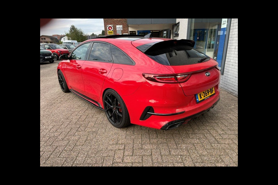 Kia ProCeed 1.6 T-GDI GT | Schuif/kanteldak | Leer | 2 sets velgen