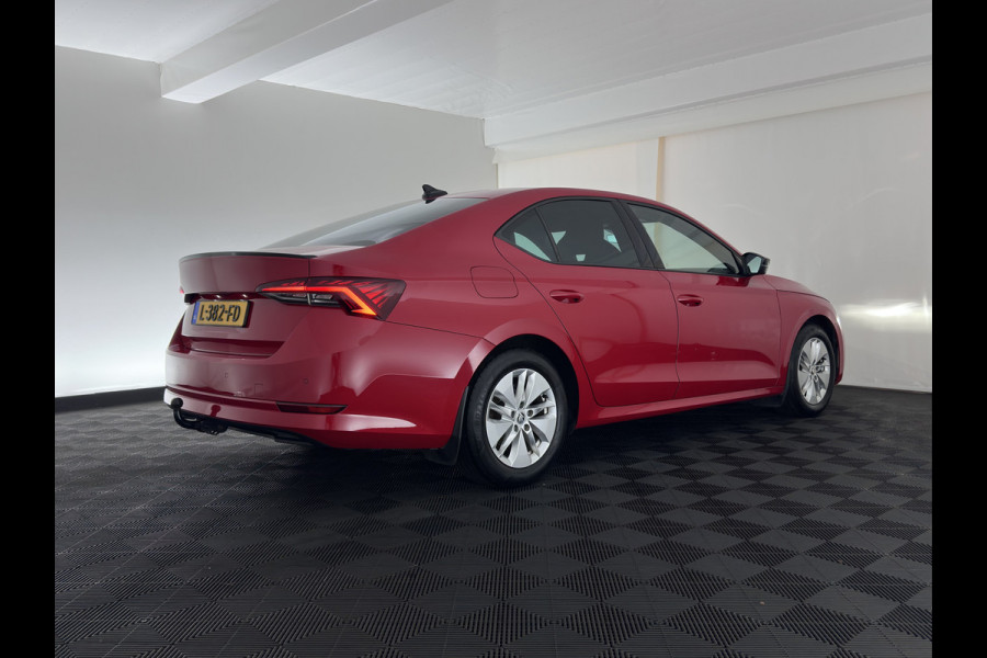 Škoda Octavia 1.0 e-TSI Sport Business (INCL.BTW) Aut. *FULL-LED | DIGI-COCKPIT | SPORT-SEATS | NAVI-FULLMAP | SHIFT-PADDLES | PRIVACY-GLASS | DAB+ | ECC | PDC | CRUISE | 16''ALU | TOWBAR*
