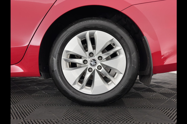 Škoda Octavia 1.0 e-TSI Sport Business (INCL.BTW) Aut. *FULL-LED | DIGI-COCKPIT | SPORT-SEATS | NAVI-FULLMAP | SHIFT-PADDLES | PRIVACY-GLASS | DAB+ | ECC | PDC | CRUISE | 16''ALU | TOWBAR*