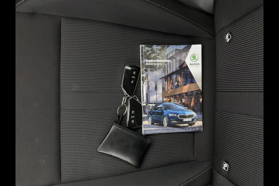 Škoda Octavia 1.0 e-TSI Sport Business (INCL.BTW) Aut. *FULL-LED | DIGI-COCKPIT | SPORT-SEATS | NAVI-FULLMAP | SHIFT-PADDLES | PRIVACY-GLASS | DAB+ | ECC | PDC | CRUISE | 16''ALU | TOWBAR*