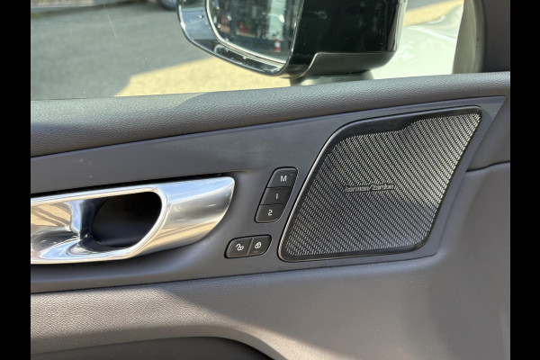 Volvo XC60 2.0 T6 Plug-in hybrid AWD Plus Dark VAN €56.900,- VOOR €54.877,-|  HEAD-UP DISPLAY | 2026!| HARMAN KARDON| PANO| MEMORY STOELEN| PILOT ASSIST| 360 CAMERA|