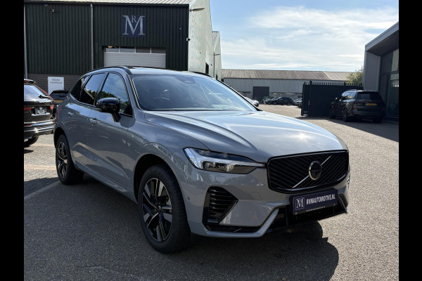 Volvo XC60 2.0 T6 Plug-in hybrid AWD Plus Dark VAN €56.900,- VOOR €54.877,-|  HEAD-UP DISPLAY | 2026!| HARMAN KARDON| PANO| MEMORY STOELEN| PILOT ASSIST| 360 CAMERA|