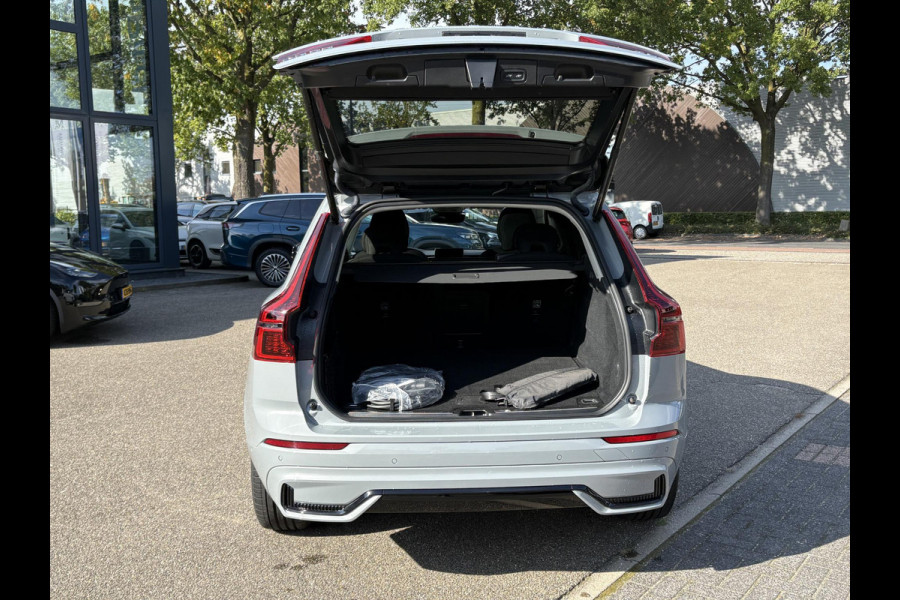 Volvo XC60 2.0 T6 Plug-in hybrid AWD Plus Dark VAN €56.900,- VOOR €54.877,-|  HEAD-UP DISPLAY | 2026!| HARMAN KARDON| PANO| MEMORY STOELEN| PILOT ASSIST| 360 CAMERA|