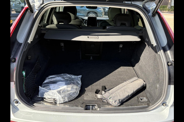 Volvo XC60 2.0 T6 Plug-in hybrid AWD Plus Dark VAN €56.900,- VOOR €54.877,-|  HEAD-UP DISPLAY | 2026!| HARMAN KARDON| PANO| MEMORY STOELEN| PILOT ASSIST| 360 CAMERA|