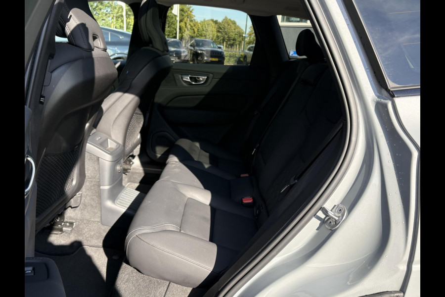 Volvo XC60 2.0 T6 Plug-in hybrid AWD Plus Dark VAN €56.900,- VOOR €54.877,-|  HEAD-UP DISPLAY | 2026!| HARMAN KARDON| PANO| MEMORY STOELEN| PILOT ASSIST| 360 CAMERA|