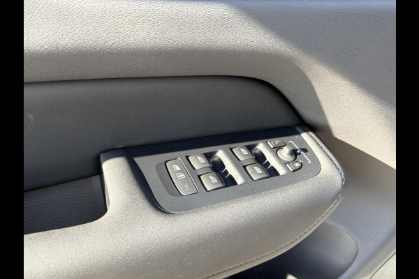 Volvo XC60 2.0 T6 Plug-in hybrid AWD Plus Dark VAN €56.900,- VOOR €54.877,-|  HEAD-UP DISPLAY | 2026!| HARMAN KARDON| PANO| MEMORY STOELEN| PILOT ASSIST| 360 CAMERA|