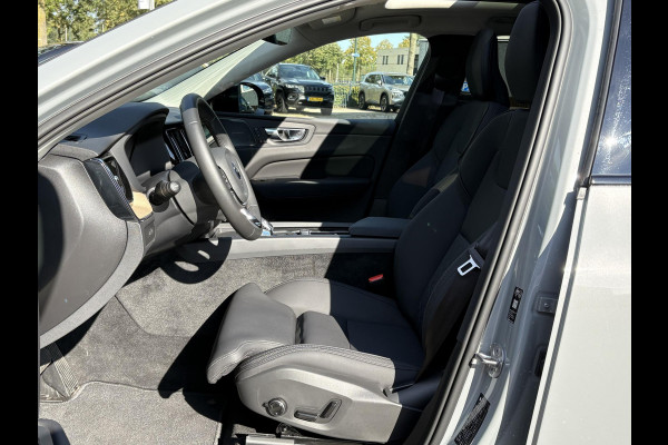 Volvo XC60 2.0 T6 Plug-in hybrid AWD Plus Dark VAN €56.900,- VOOR €54.877,-|  HEAD-UP DISPLAY | 2026!| HARMAN KARDON| PANO| MEMORY STOELEN| PILOT ASSIST| 360 CAMERA|