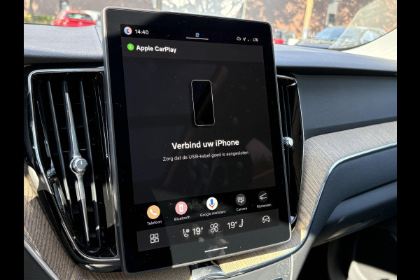 Volvo XC60 2.0 T6 Plug-in hybrid AWD Plus Dark VAN €56.900,- VOOR €54.877,-|  HEAD-UP DISPLAY | 2026!| HARMAN KARDON| PANO| MEMORY STOELEN| PILOT ASSIST| 360 CAMERA|