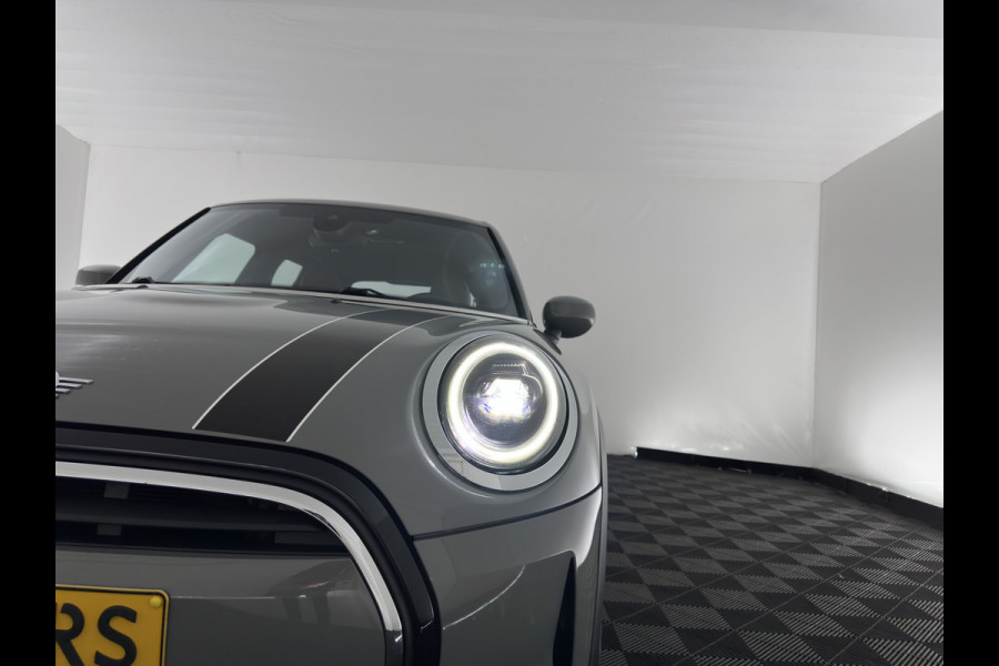 MINI 5-deurs 1.5 One Business Edition (Facelift-Life Cycle Impulse 2) (INCL-BTW) *LEATHER | SPORTSEATS | FULL-LED | DIGI-COCKPIT | AMBIENTLIGHT | NAVI-FULLMAP | DAB | AIRCO | KEYLESS | PDC | 16''ALU*