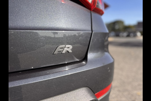 Seat Arona 1.5 TSI EVO FR Business Intense Plus | Trekhaak | Stoelverwarming | LM 17 inch | Full Led | Camera |