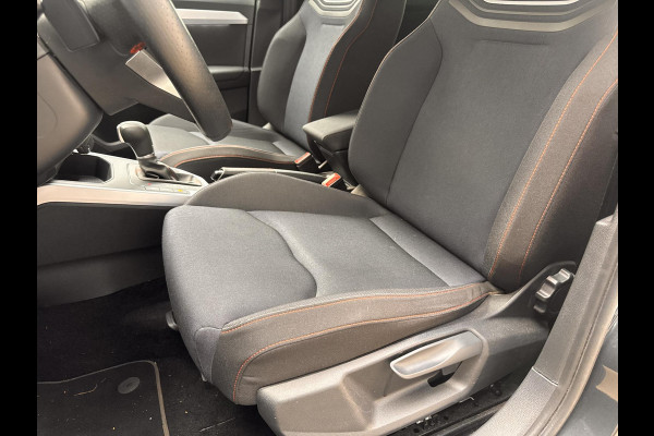 Seat Arona 1.5 TSI EVO FR Business Intense Plus | Trekhaak | Stoelverwarming | LM 17 inch | Full Led | Camera |