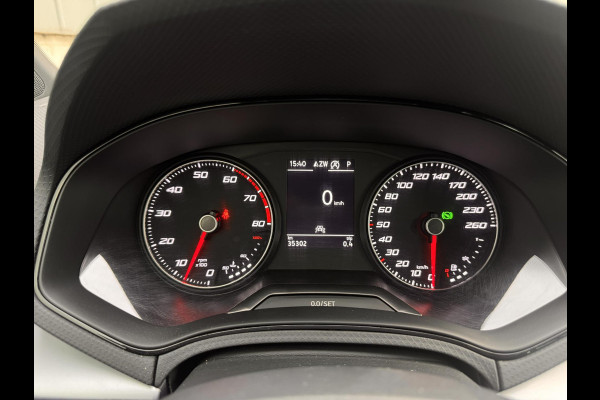 Seat Arona 1.5 TSI EVO FR Business Intense Plus | Trekhaak | Stoelverwarming | LM 17 inch | Full Led | Camera |