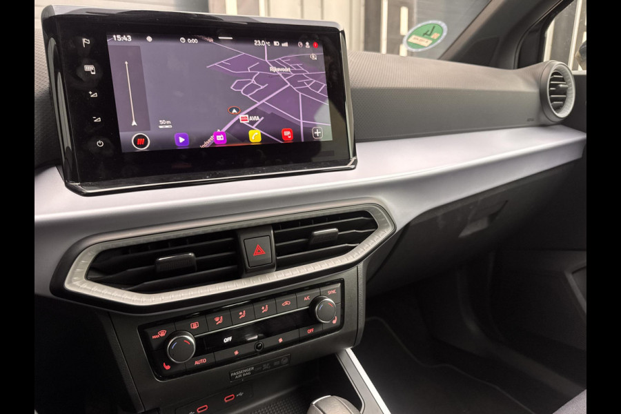 Seat Arona 1.5 TSI EVO FR Business Intense Plus | Trekhaak | Stoelverwarming | LM 17 inch | Full Led | Camera |