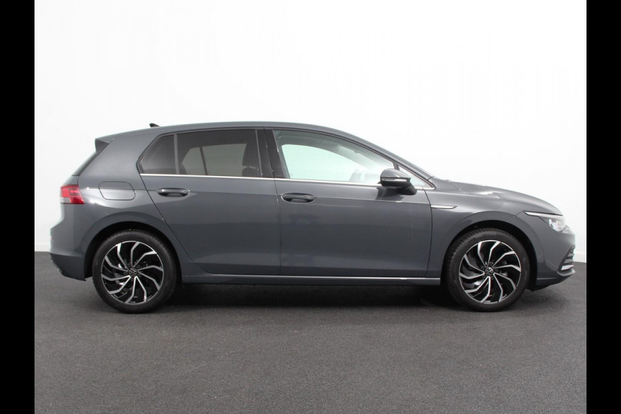 Volkswagen Golf 1.5 eTSI 150pk DSG Style Navigatie DAB Camera Lane Assist LED Adaptive Cruise Control Keyless Go Stoelverwarming Lichtmetalen Velgen
