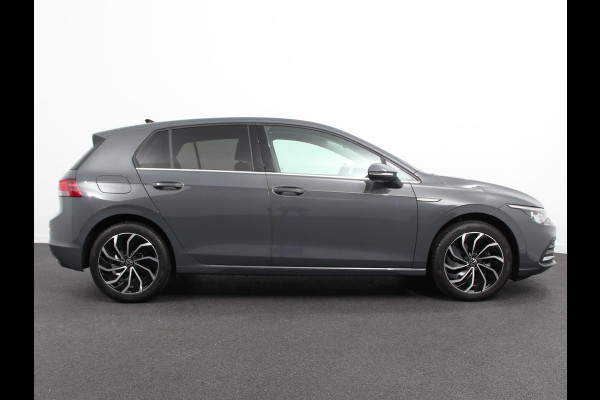 Volkswagen Golf 1.5 eTSI 150pk DSG Style Navigatie DAB Camera Lane Assist LED Adaptive Cruise Control Keyless Go Stoelverwarming Lichtmetalen Velgen