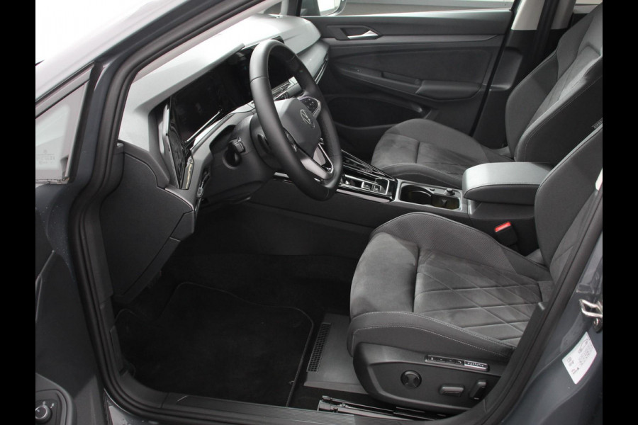 Volkswagen Golf 1.5 eTSI 150pk DSG Style Navigatie DAB Camera Lane Assist LED Adaptive Cruise Control Keyless Go Stoelverwarming Lichtmetalen Velgen