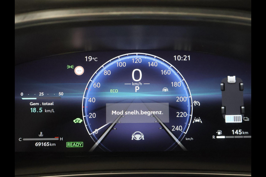 Toyota Corolla Touring Sports 1.8 Hybrid Business Luxury | Stoelverwarming | Parkeersensoren | Draadloze telefoon lader | Privacy Glass |