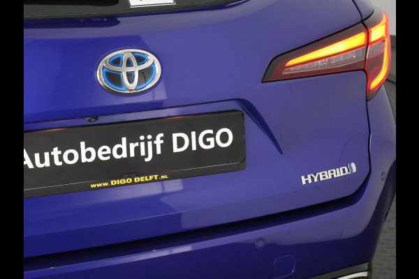 Toyota Corolla Touring Sports 1.8 Hybrid Business Luxury | Stoelverwarming | Parkeersensoren | Draadloze telefoon lader | Privacy Glass |