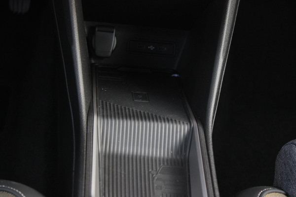 Renault 5 COMFORT RANGE TECHNO 150PK 52 kWh *NIEUWE AUTO!* | PACK WINTER TECHNO: (ELEKTRISCH VERWARMBARE VOORSTOELEN, ELEKTRISCH VERWARMBAAR STUURWIEL, BESTUUDERSSTOEL MET ELEKTRSCH VERSTELBARE LENDESTEUN, IN HOOGTE VERSTELBARE PASSAGIERSSTOEL) | LICHTMETALEN VELGEN 18" | ADAPTIVE CRUISE CONTROL | FULL LED KOPLAMPEN MET FRANSE VLAG | ELEKTRTISCH INKLABARE EN VERWARMBARE BUITENSPIEGELS | ACHTERUITRIJ CAMERA | SFEER VERLICHTING | GOOGLE MAPS NAVIGATIE | DRAADLOZE TELEFOONLADER | PRIVACY GLASS | 100KW SNELLAAD FUNCTIE | DRAADLOZE APPLE CARPLAY/ANDROID AUTO | DAB+ RADIO | SFEER VERL