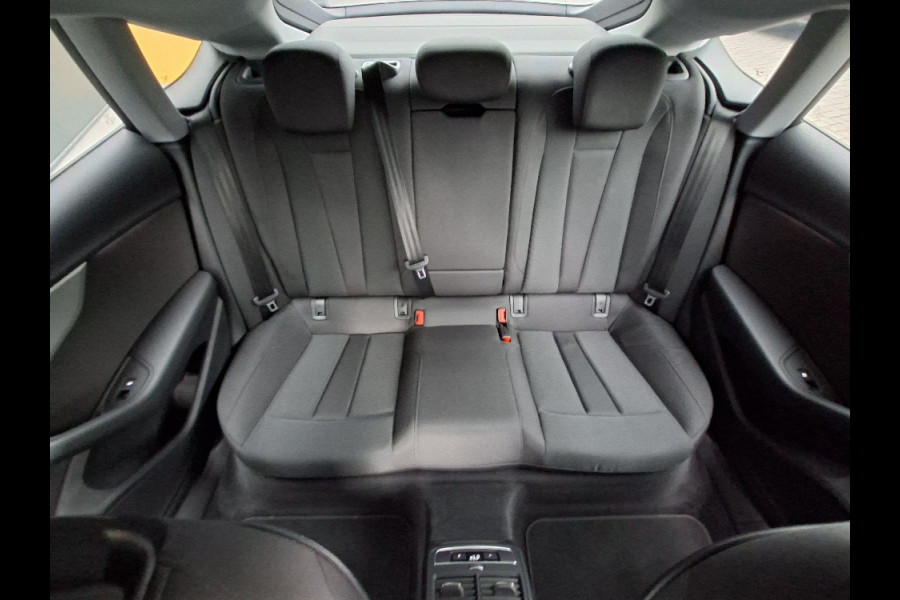 Audi A5 Sportback 40 TFSI Business Edition * Navigatiesysteem * AUTOMAAT * Elektrische kofferklep *
