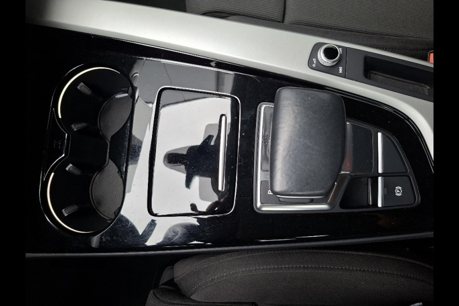Audi A5 Sportback 40 TFSI Business Edition * Navigatiesysteem * AUTOMAAT * Elektrische kofferklep *