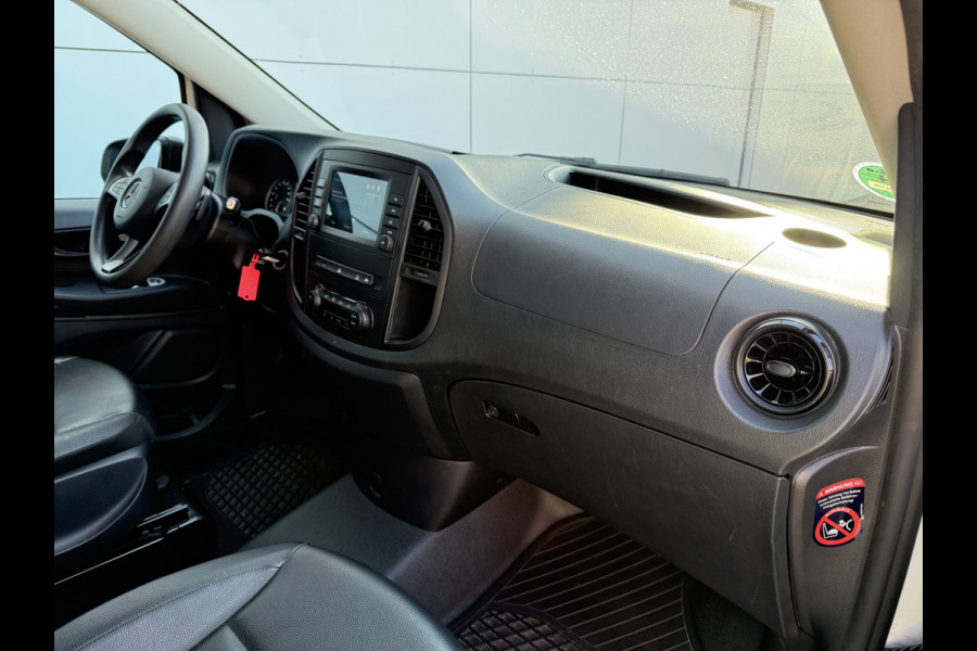 Mercedes-Benz eVito Tourer 129 90kWh 204PK Personenvervoer L2 370km WLTP 92.2% (SOH) 7 Stoelen Elektrische Schuifdeur LED Lichtmetalen velgen 17inch Snelladen Climate Control Cruise Control