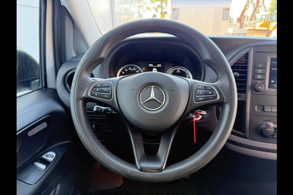 Mercedes-Benz eVito Tourer 129 90kWh 204PK Personenvervoer L2 370km WLTP 92.2% (SOH) 7 Stoelen Elektrische Schuifdeur LED Lichtmetalen velgen 17inch Snelladen Climate Control Cruise Control