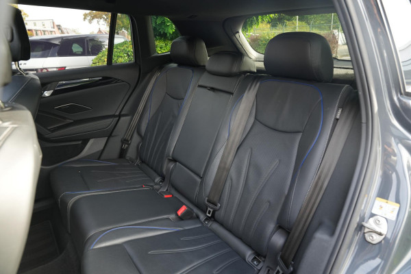Volkswagen Tiguan 1.5 eHybrid R-Line Business Pano Leer Massage NL auto