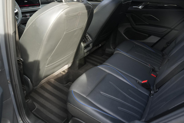 Volkswagen Tiguan 1.5 eHybrid R-Line Business Pano Leer Massage NL auto