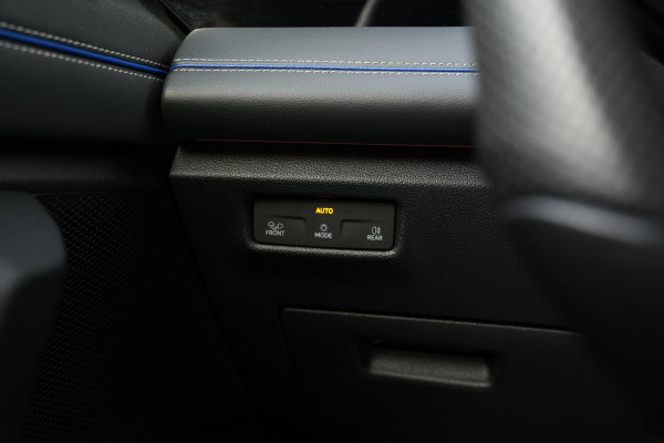 Volkswagen Tiguan 1.5 eHybrid R-Line Business Pano Leer Massage NL auto