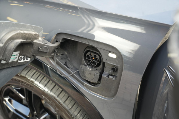 Volkswagen Tiguan 1.5 eHybrid R-Line Business Pano Leer Massage NL auto