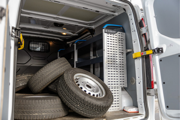 Ford Transit Custom 300 2.0 TDCI | Automaat | Raptor Edition | L+R Schuifdeur | CarPlay | Camera | Navigatie | Stoelverwarming | Trekhaak | Nieuwe APK