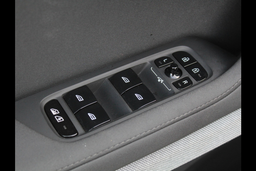 Polestar 2 Standard Range Single Motor 69 kWh PILOTPACK | CARPLAY | 360CAMERA | ADAPCRUISE | WEGKLAPTRHAAK | LMV19 | CLIMATE | STOELVERW |