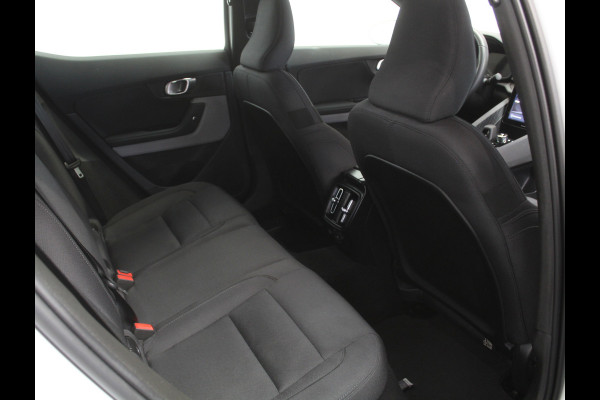 Polestar 2 Standard Range Single Motor 69 kWh PILOTPACK | CARPLAY | 360CAMERA | ADAPCRUISE | WEGKLAPTRHAAK | LMV19 | CLIMATE | STOELVERW |